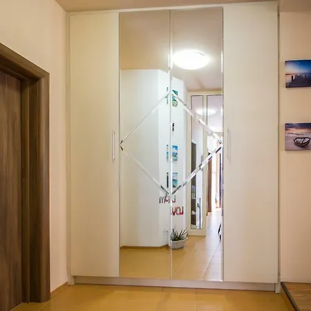 The Rocky House - & Private 2bdr By Flat Mаnager Lägenhet