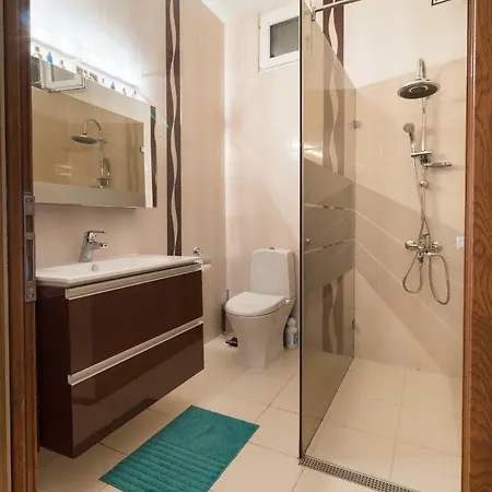 Апартаменты The Rocky House - Central&private 2bdr By Flat Mаnager